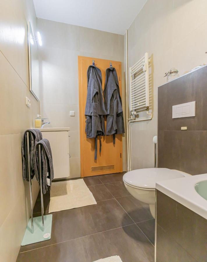 Altstadtapartment, 80 Qm,2 Schlafzimmer,Parkplatz,Netflix Cottbus Buitenkant foto