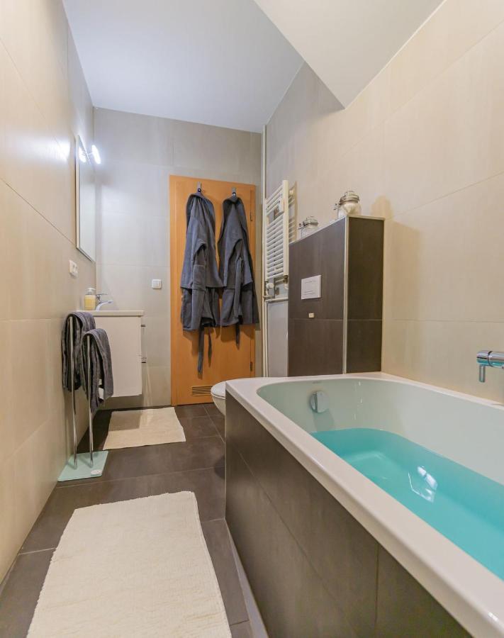 Altstadtapartment, 80 Qm,2 Schlafzimmer,Parkplatz,Netflix Cottbus Buitenkant foto